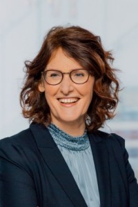  Sabine Oeltjen,  in 70182 Stuttgart