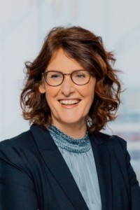  Sabine Oeltjen,  in 70563 Stuttgart